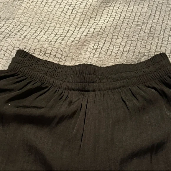 NWT ZARA KHAKI SHINY WIDE LEG PANTS TROUSERS Size S. Black . Pre owned like new - Picture 8 of 12